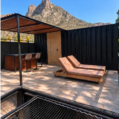 Terraza al aire libre con cocina VXM viajando por mexico - Contenedores glamping GLAMPING CONTENEDOR "FRESNO" - Sapioris Dgo.