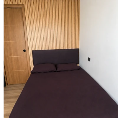 Cama principal - VXM viajando por mexico - Contenedores glamping GLAMPING CONTENEDOR "FRESNO" - Sapioris Dgo.