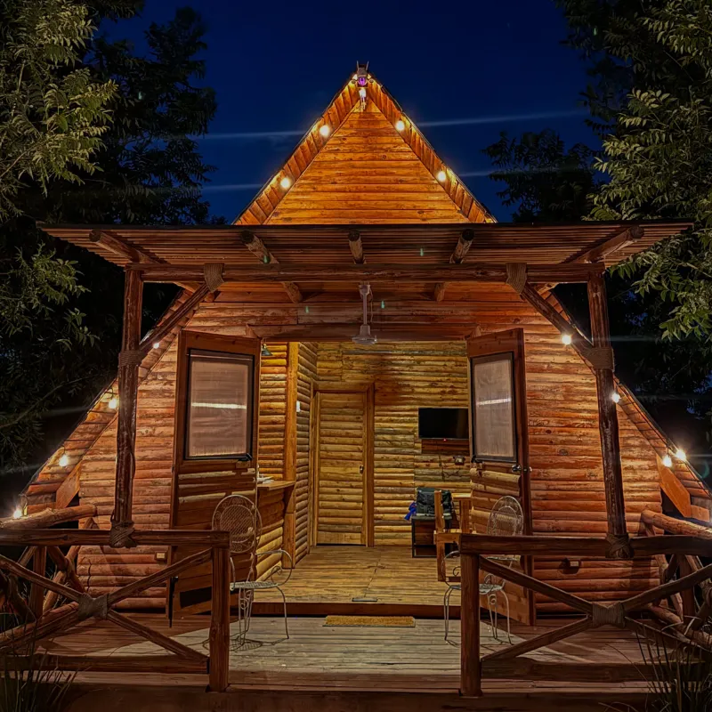 GLAMPING TIPO CABAÑA "ZEUS"